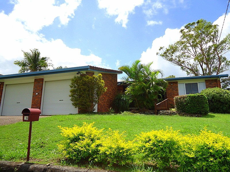 16 Lachlan Avenue, Nambour QLD 4560