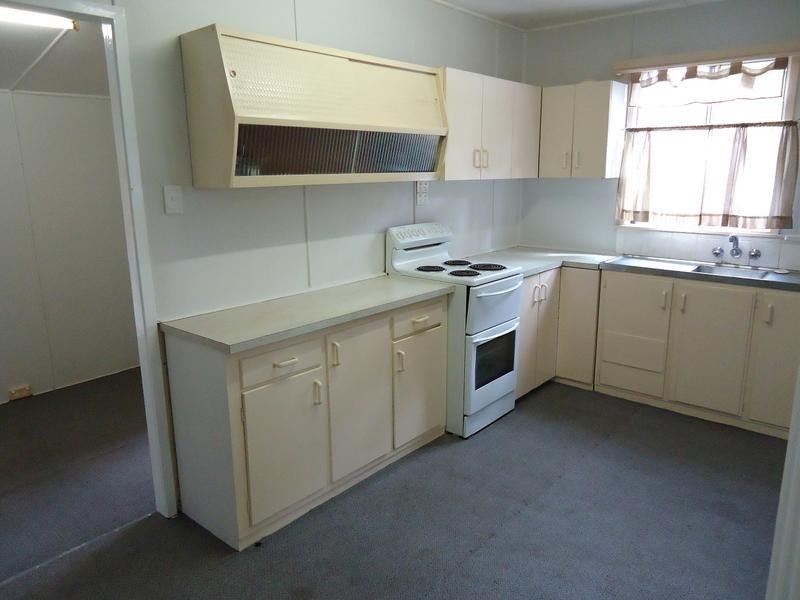 27 Waterfall Road, Nambour QLD 4560