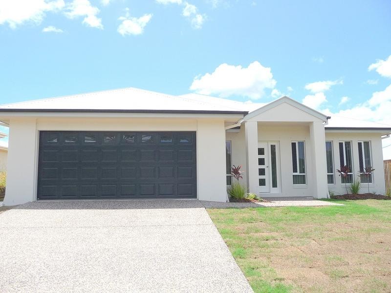 6 Presentation Boulevard, Nambour QLD 4560