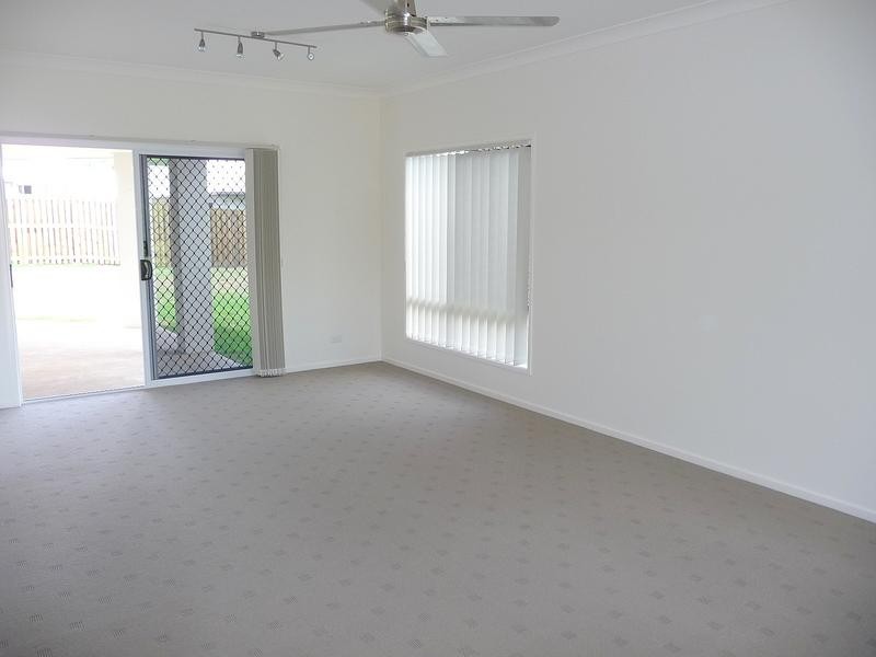 6 Presentation Boulevard, Nambour QLD 4560