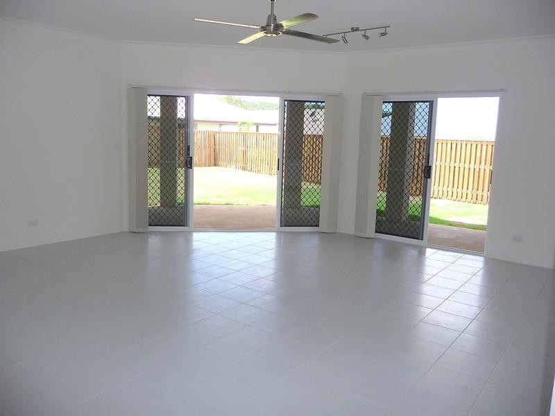 6 Presentation Boulevard, Nambour QLD 4560