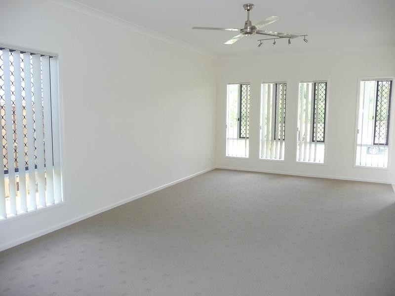 6 Presentation Boulevard, Nambour QLD 4560