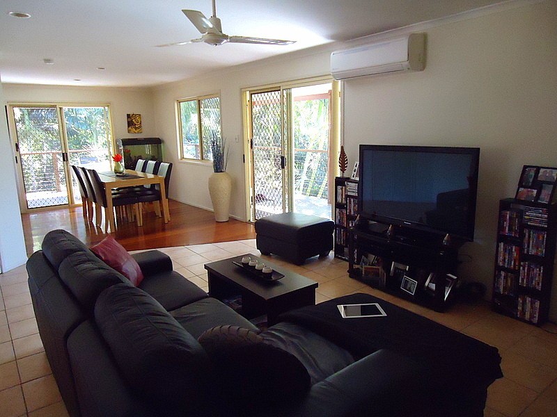 11 Kings Place, Burnside QLD 4560