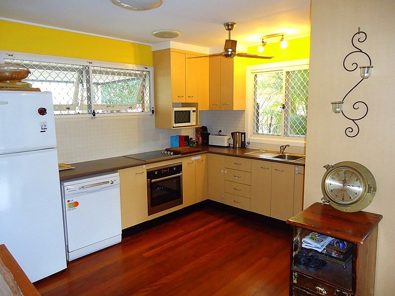 6 Coes Creek Road, Burnside QLD 4560