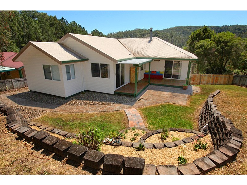 6 Tatiara Court, Nambour QLD 4560