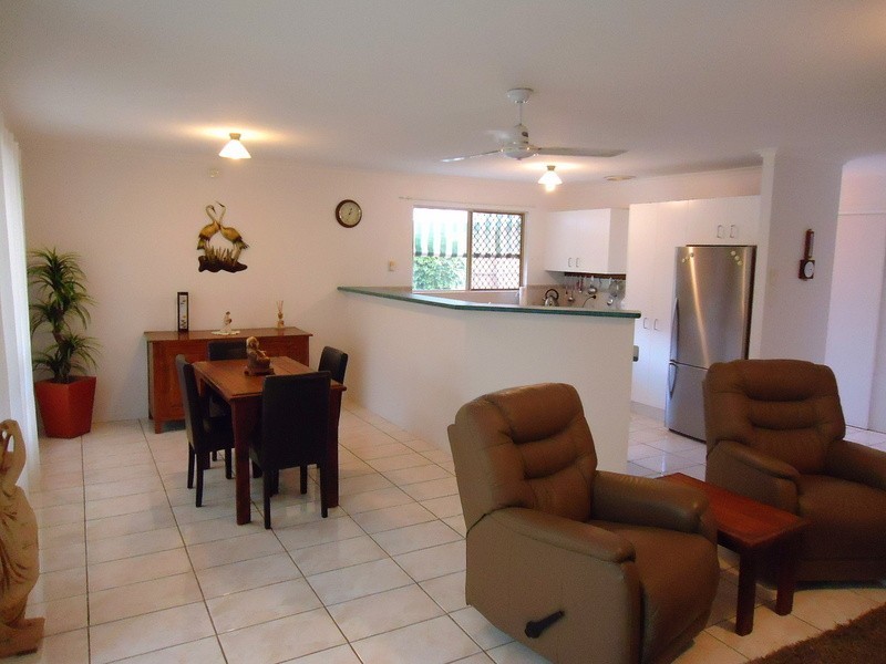 2/1 Parkvista Court, Burnside QLD 4560