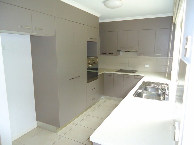 2/10 Mt Pleasant Road, Nambour QLD 4560