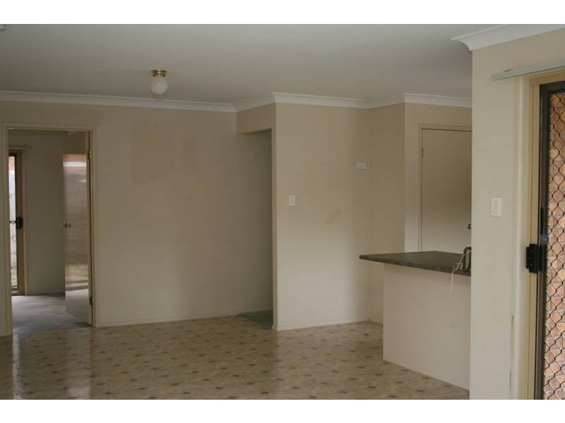 7 Robert South Drive, Crestmead QLD 4132