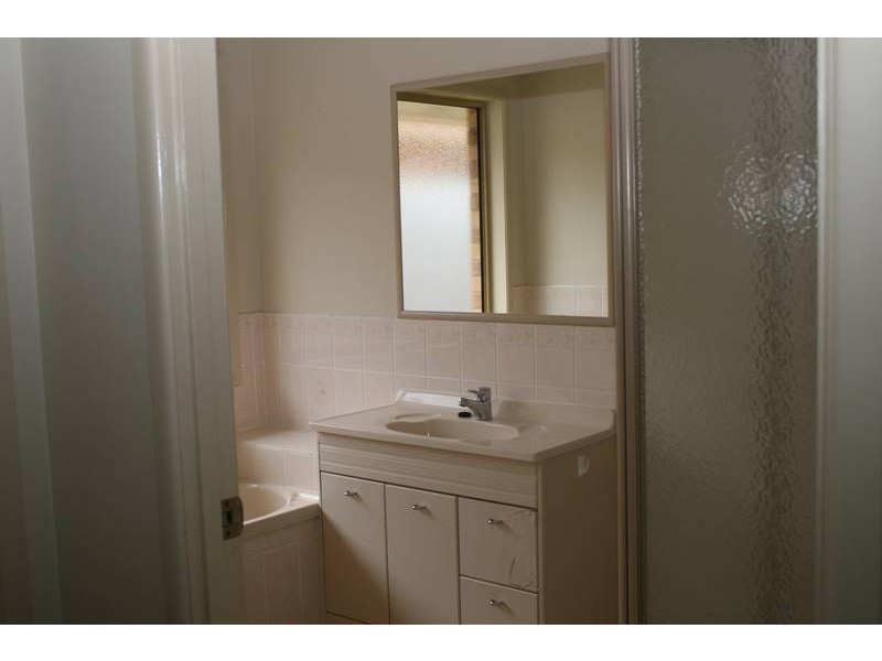 7 Robert South Drive, Crestmead QLD 4132