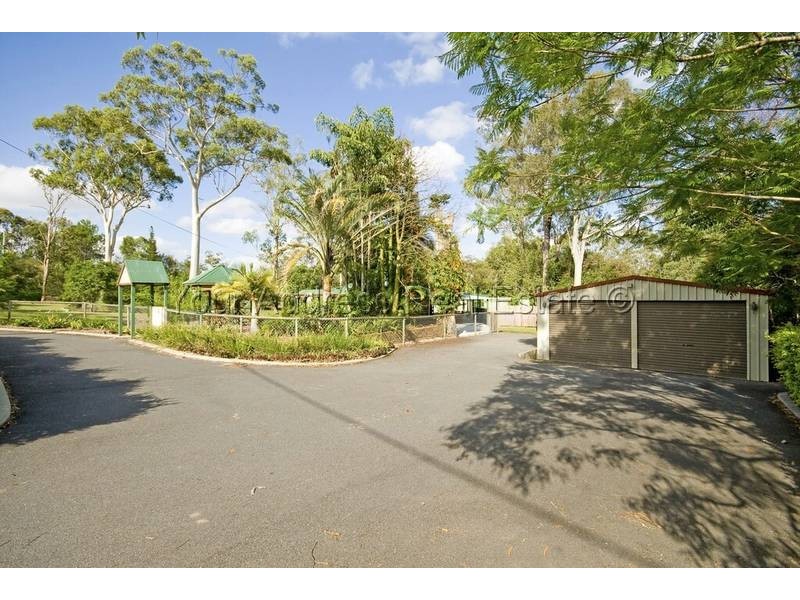6 Mackunda Court, Park Ridge South QLD 4125