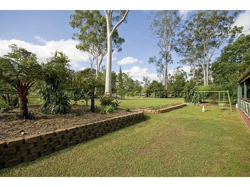 6 Mackunda Court, Park Ridge South QLD 4125