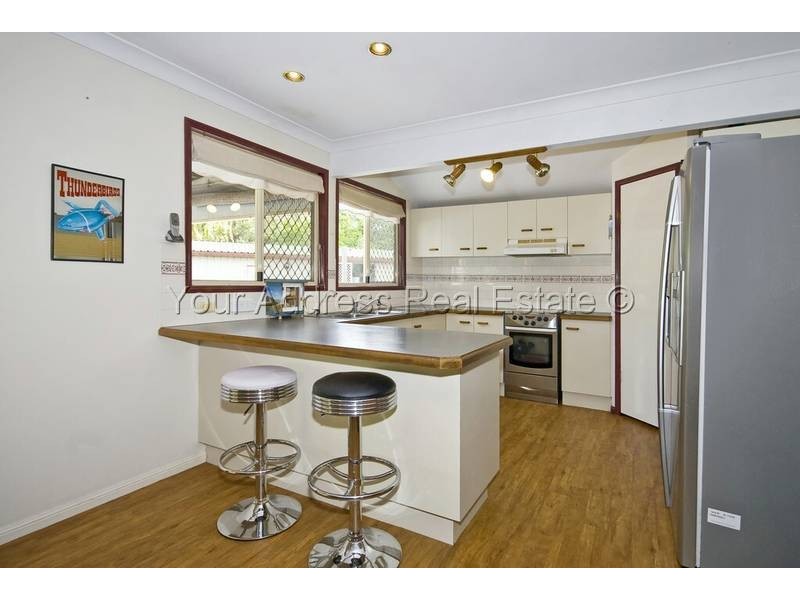 6 Mackunda Court, Park Ridge South QLD 4125