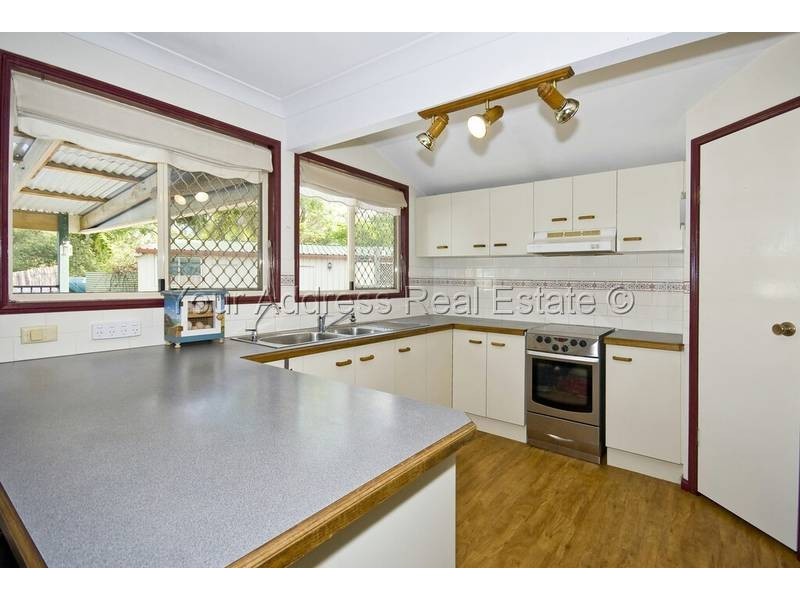 6 Mackunda Court, Park Ridge South QLD 4125