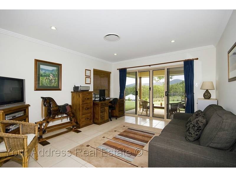 2-4 Bowerbird Cl, Greenbank QLD 4124