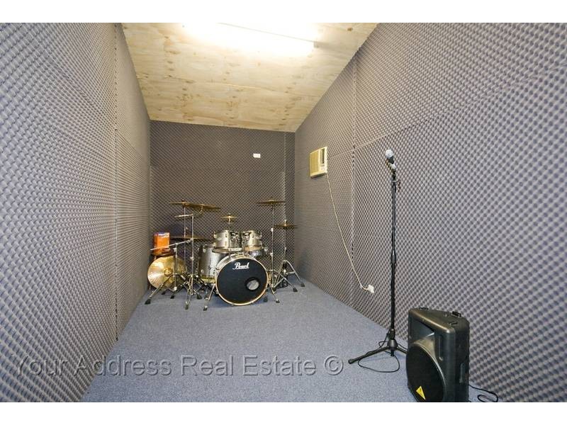 2-4 Bowerbird Cl, Greenbank QLD 4124