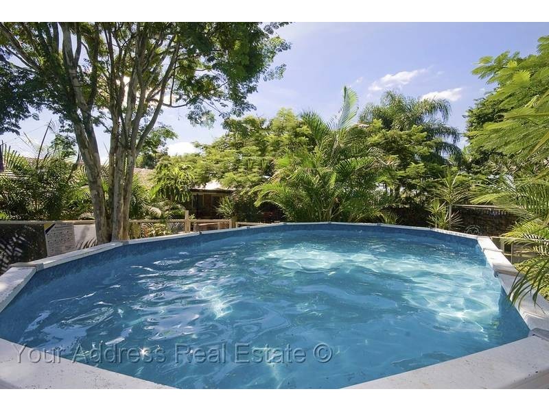 8 Danvers Court, Hillcrest QLD 4118