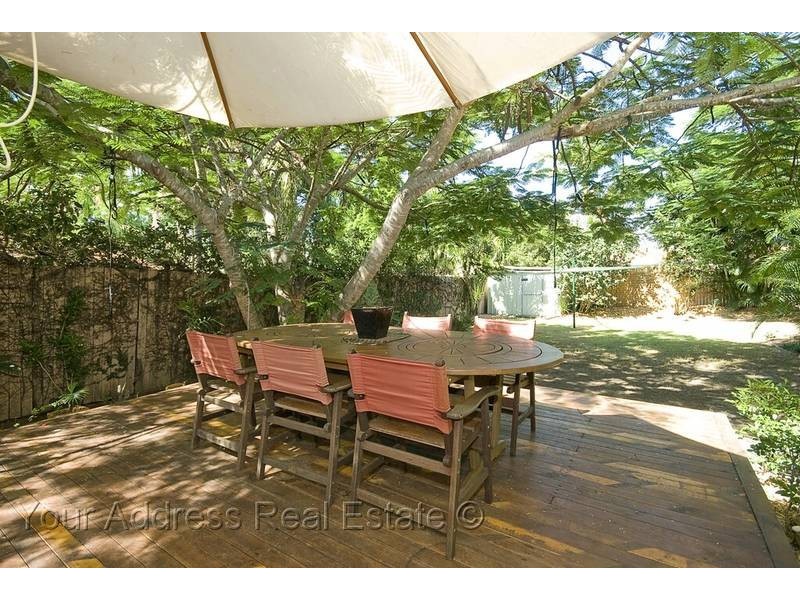 8 Danvers Court, Hillcrest QLD 4118