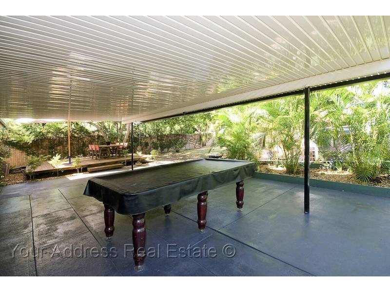 8 Danvers Court, Hillcrest QLD 4118