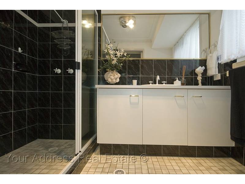 30 Cianthus Street, Regents Park QLD 4118