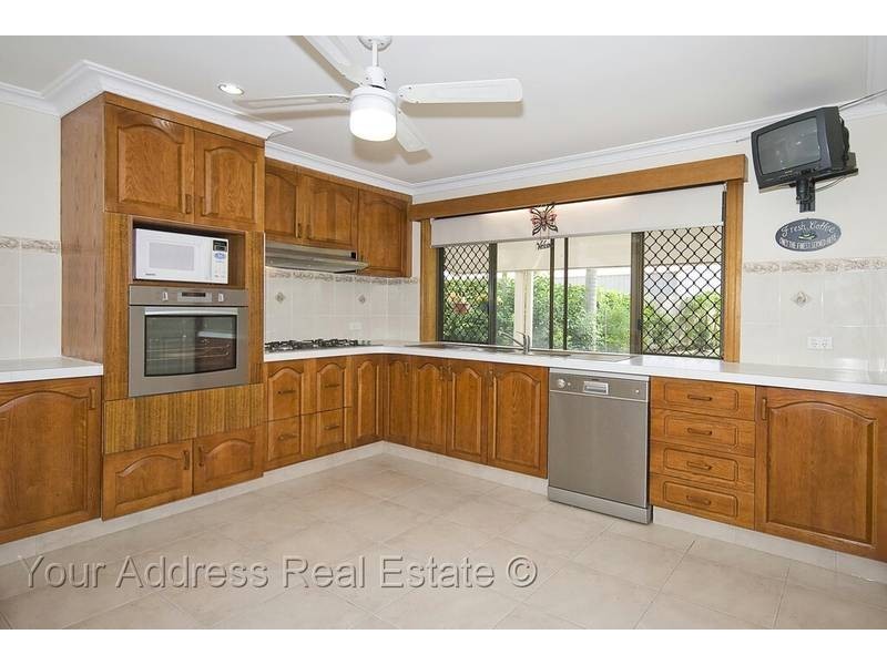7-9 Resi Drive, Regents Park QLD 4118