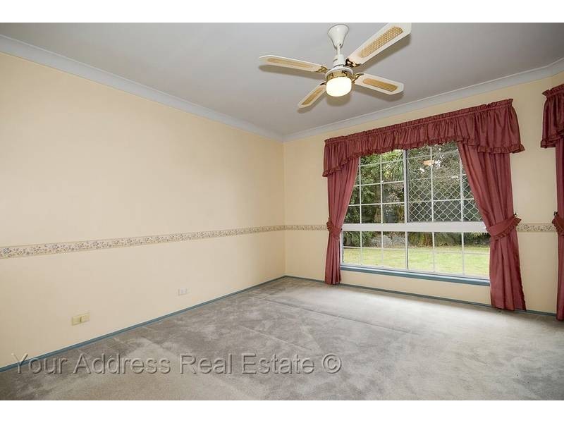 7 Calluna Court, Regents Park QLD 4118