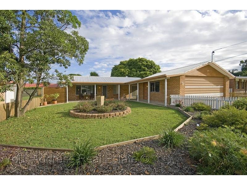 16 Carlos Street, Hillcrest QLD 4118