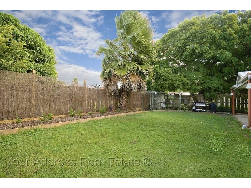 16 Carlos Street, Hillcrest QLD 4118