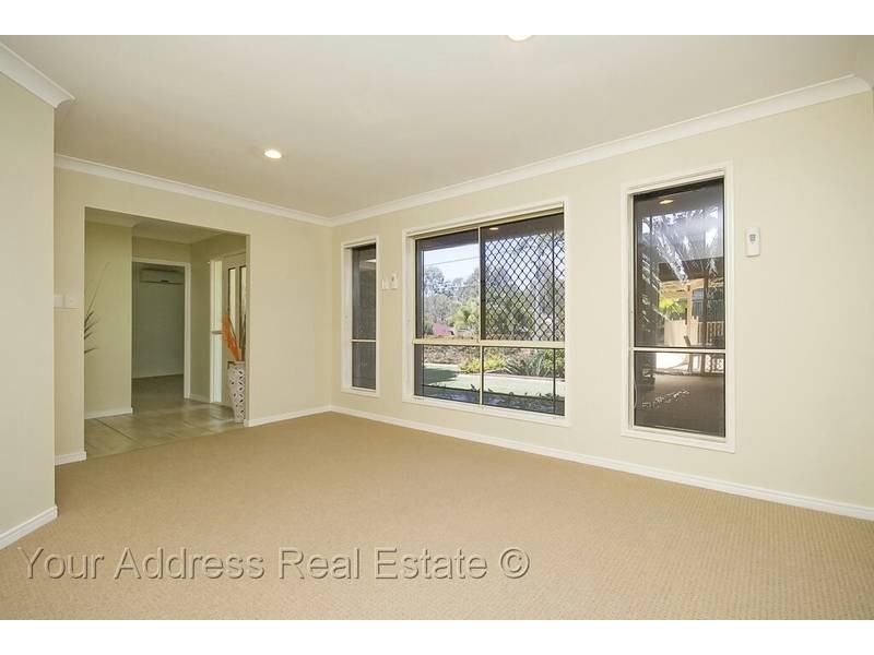 48 Gordonia Drive, Regents Park QLD 4118