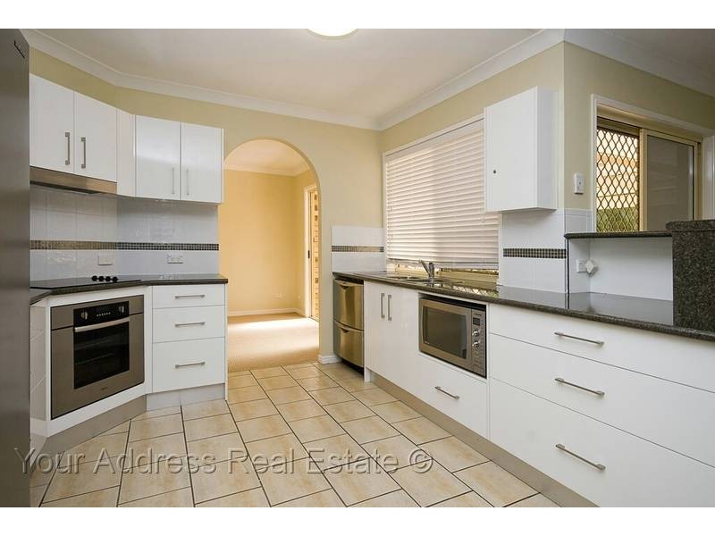 48 Gordonia Drive, Regents Park QLD 4118