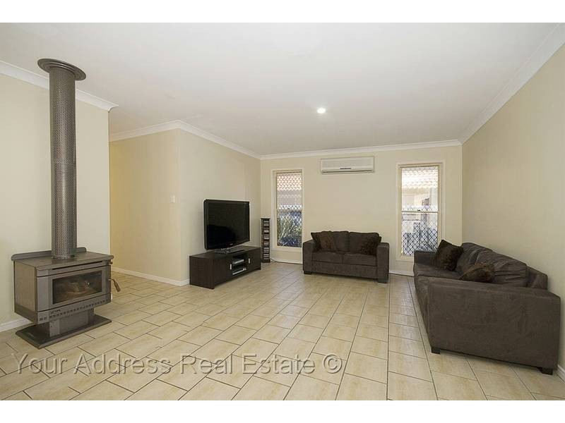 48 Gordonia Drive, Regents Park QLD 4118