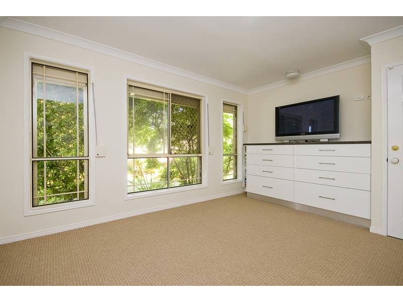 48 Gordonia Drive, Regents Park QLD 4118