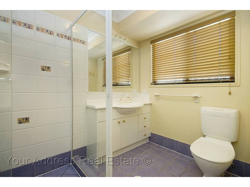 9 Newland Cres, Parkinson QLD 4115