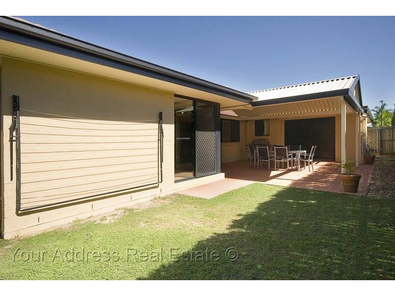 9 Newland Cres, Parkinson QLD 4115