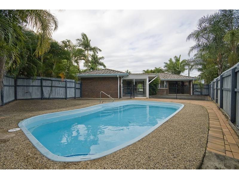 7 Calluna Court, Regents Park QLD 4118