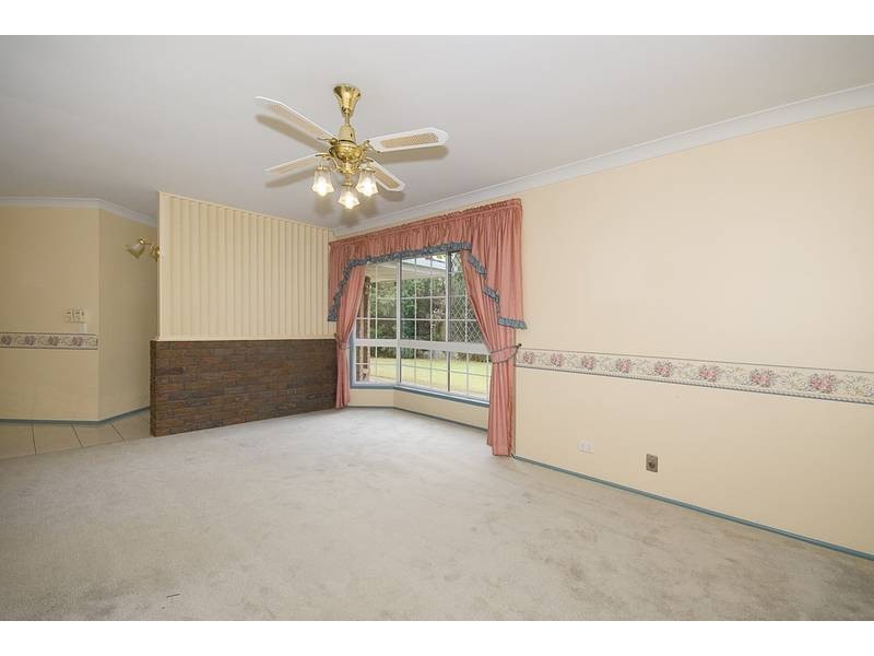 7 Calluna Court, Regents Park QLD 4118