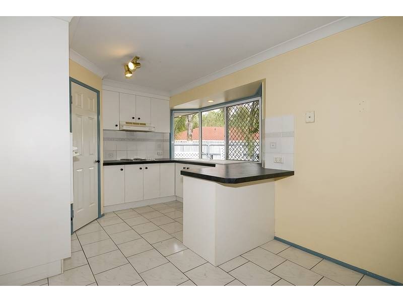 7 Calluna Court, Regents Park QLD 4118