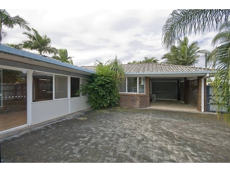 7 Calluna Court, Regents Park QLD 4118