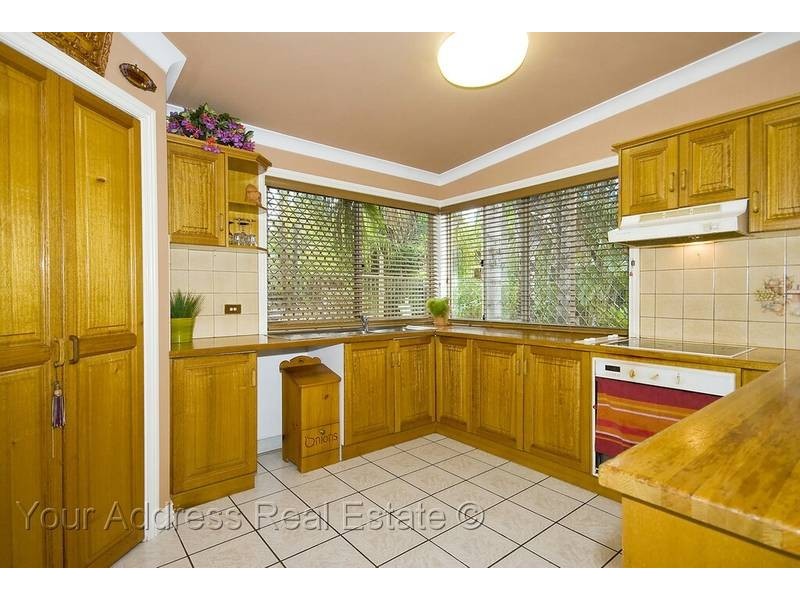 64 Parkroyal Crescent, Regents Park QLD 4118