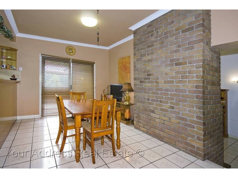 64 Parkroyal Crescent, Regents Park QLD 4118