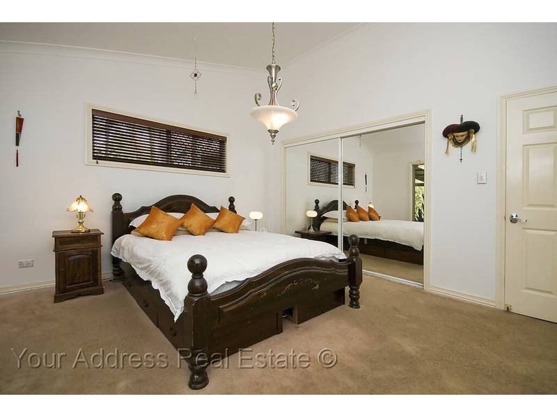 64 Parkroyal Crescent, Regents Park QLD 4118
