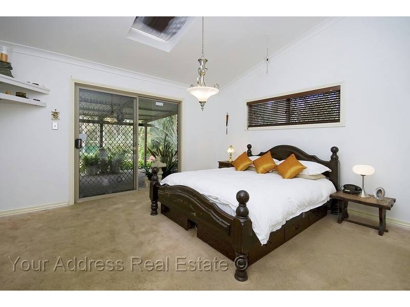 64 Parkroyal Crescent, Regents Park QLD 4118