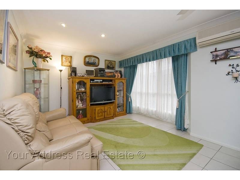 363 Billabong Drive, Park Ridge QLD 4125