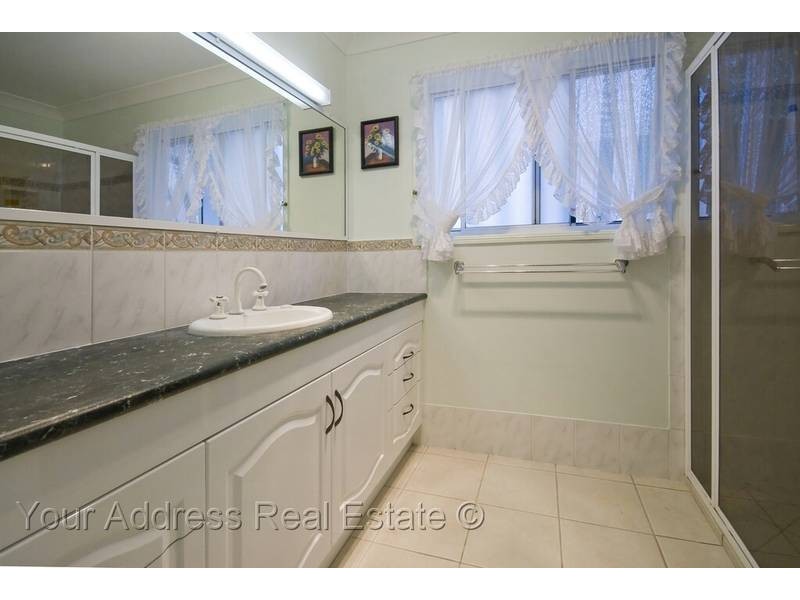 363 Billabong Drive, Park Ridge QLD 4125