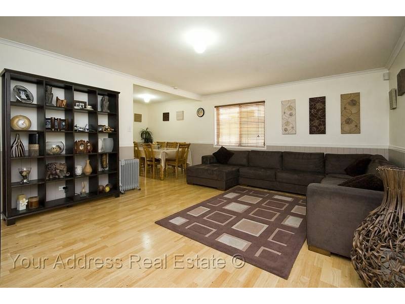 33 Brushbox Street, Crestmead QLD 4132