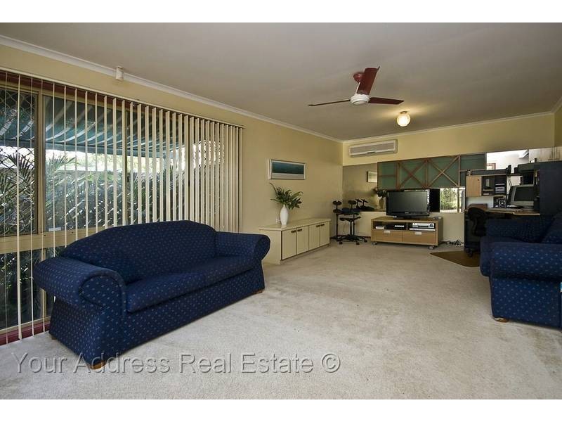 15 Matson Avenue, Regents Park QLD 4118