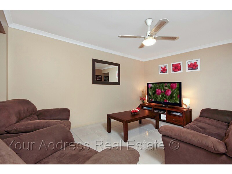 4 McIntyre Street, Hillcrest QLD 4118