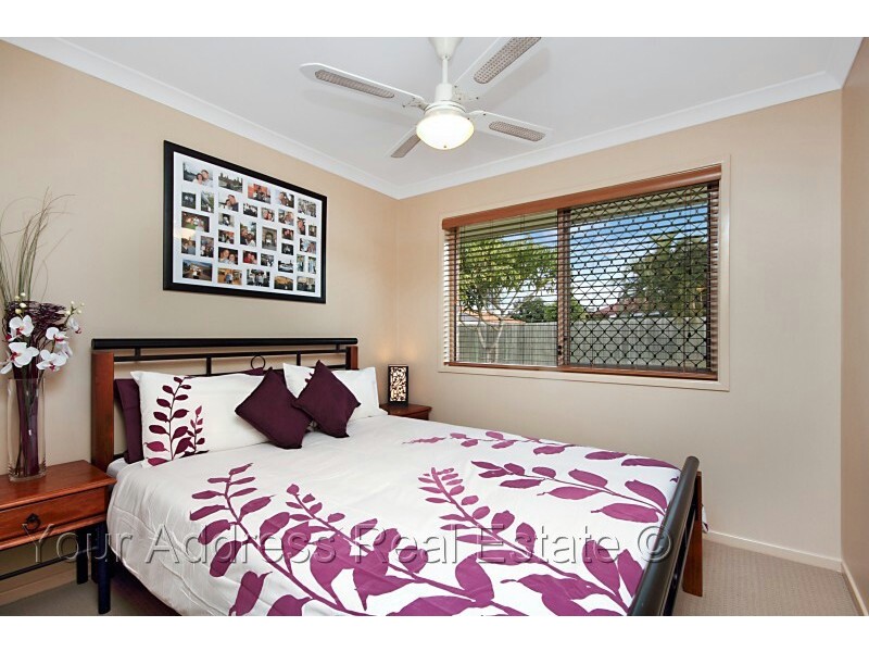 4 McIntyre Street, Hillcrest QLD 4118