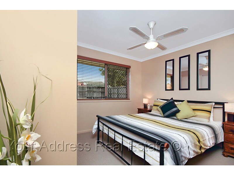 4 McIntyre Street, Hillcrest QLD 4118