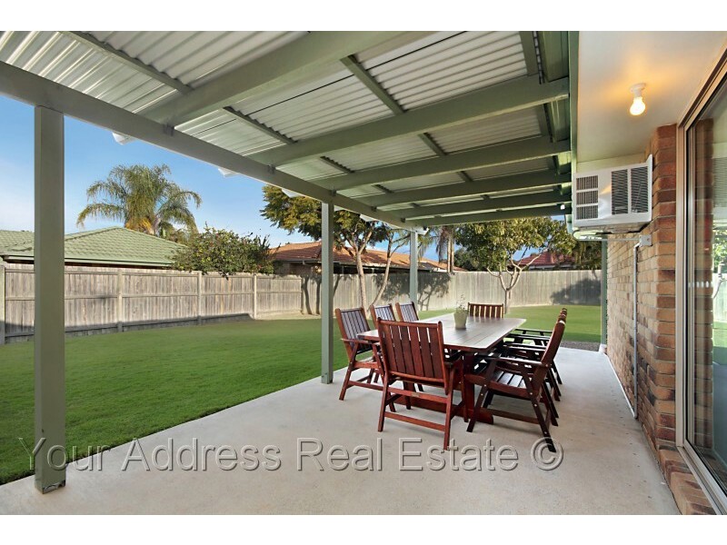 4 McIntyre Street, Hillcrest QLD 4118