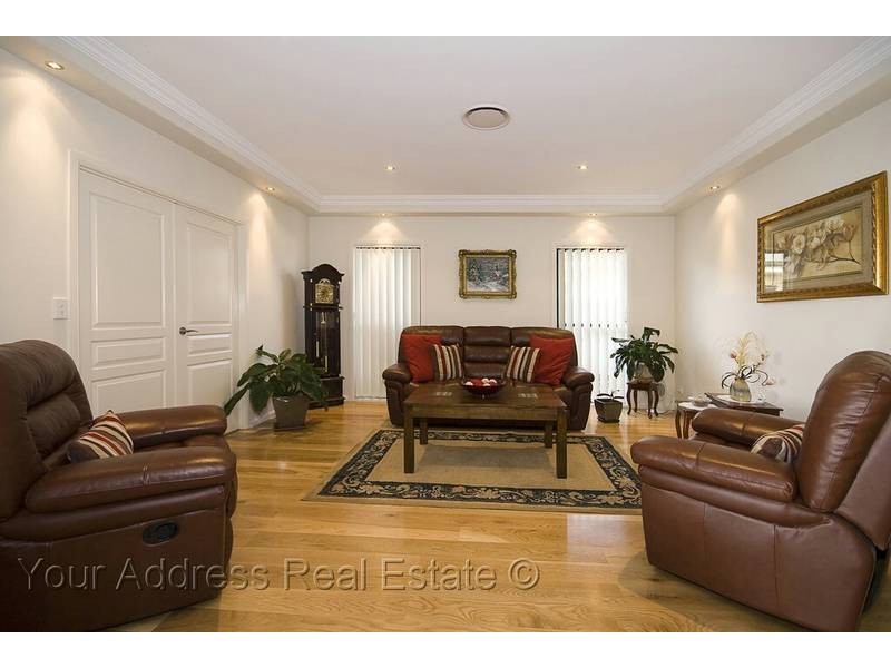 28 Maryland Drive, Regents Park QLD 4118